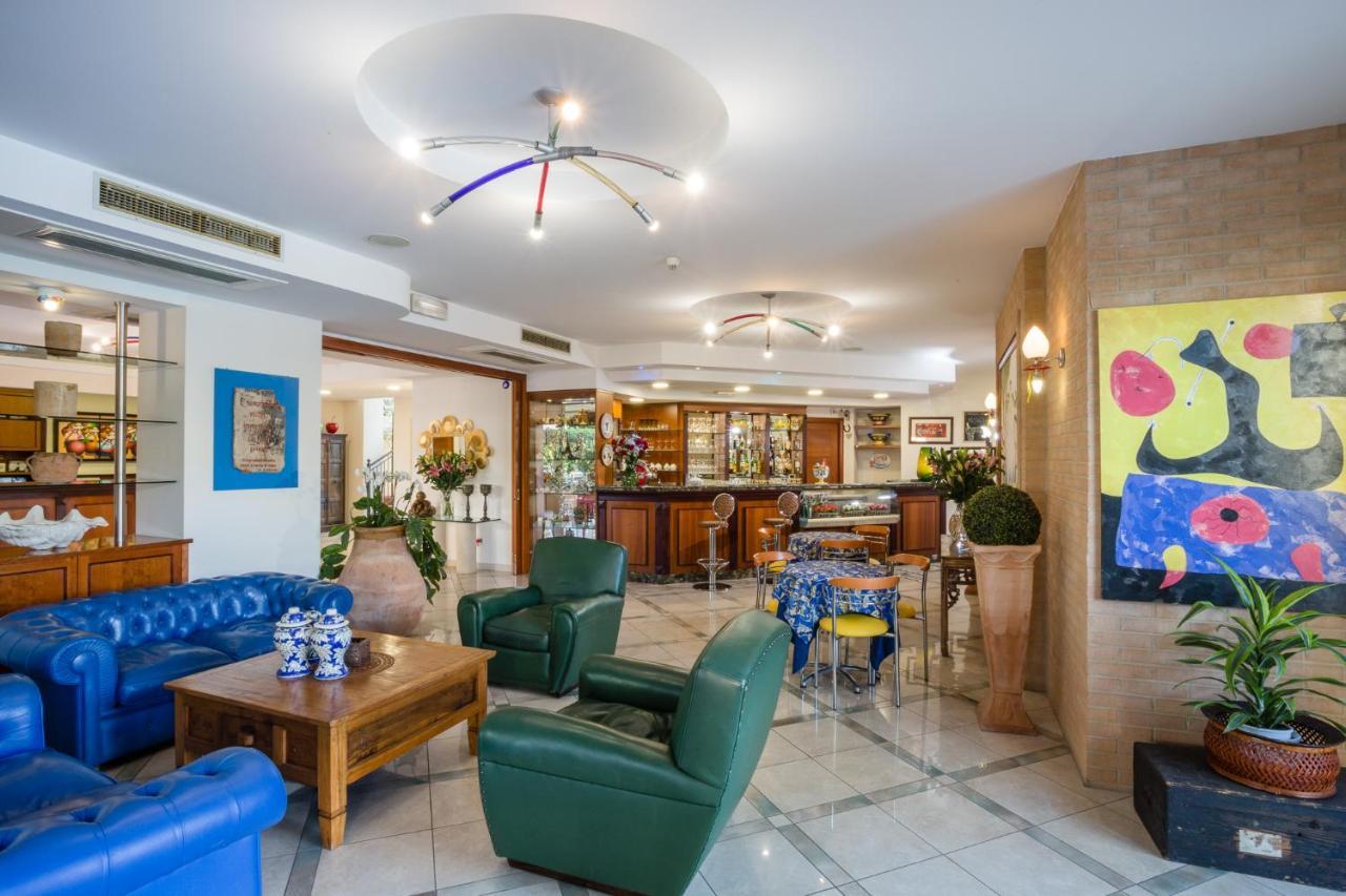Residence Torre Del Mar Alba Adriatica Exterior photo